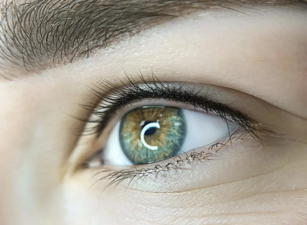 how painful is eyeliner tattoo